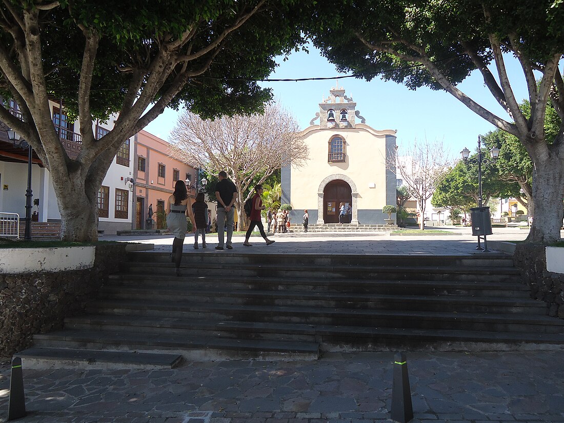 File:Arona Church.JPG