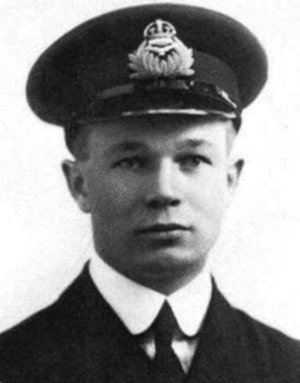 Brown as a lieutenant in the Royal Naval Air Service