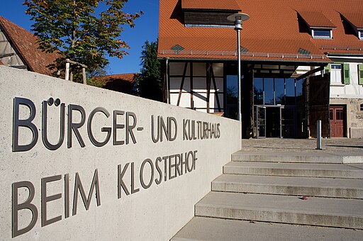 Bürger und Kulturhaus beim Klosterhof Kusterdingen