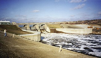 Baldhill Dam op de Sheyenne-rivier tijdens de voorjaarsvloed van 1996