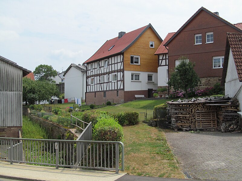 File:Bei der Kirche 4, 1, Seigertshausen, Neukirchen, Schwalm-Eder-Kreis.jpg