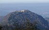 Bergkuppe mit der Ruine der Burg Scharfenberg (2008)