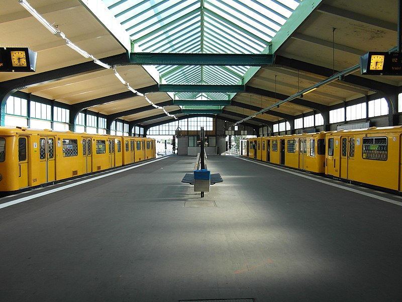 File:Berlin - U-Bahnhof Gleisdreieck - Linien U1, U2 (7184839708).jpg
