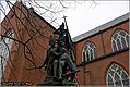 Monument van de [Boerenkrijg], in 1898 geplaatst aan de Sint-Pieter en Pauwelkerk te Mol