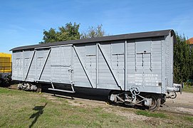 Le wagon couvert « US 17 » 22408 à deux portes, restauré en 2018  Classé MH (2006)[21].