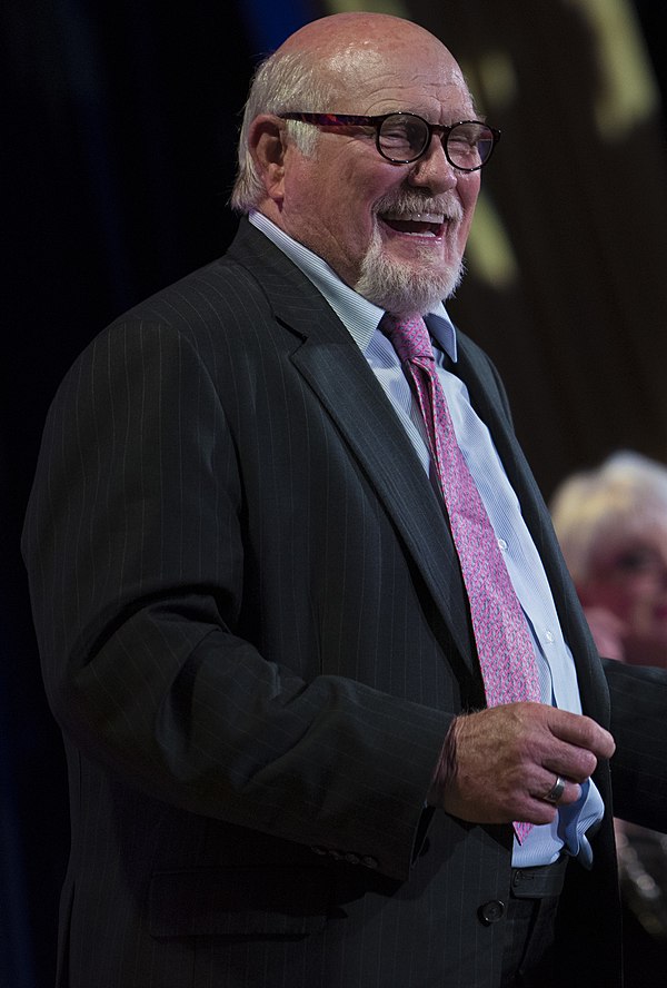 Bradshaw at a USO event in 2020.