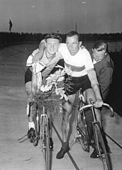 4000-Meter-Verfolgungsrennen am 25. September 1955, Sieger Fritz Jährling mit Dieter Lüder