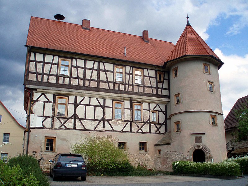 File:Burg Henfstädt.jpg