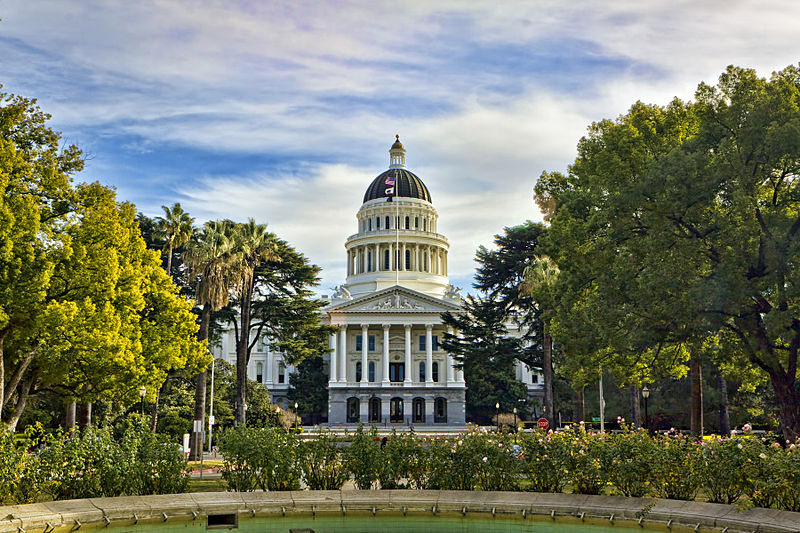 File:Capitol Building MG 1600 Sans watermark.jpg