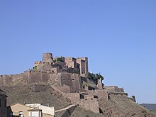 Le château de Cardona avec son triple rempart.