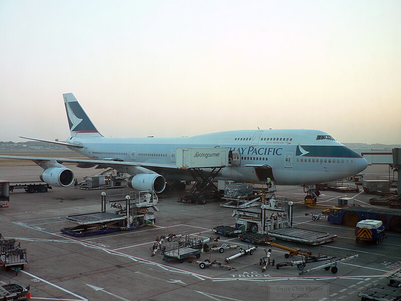 File:Cathay Pacifc and Heathrow Accessories.jpg