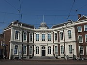 Voorzijde van Paleis Kneuterdijk