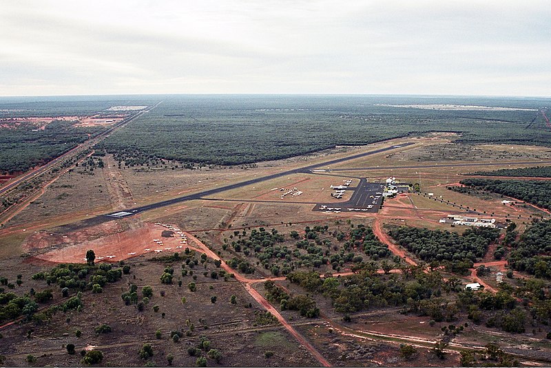 File:Charleville Airport overview Vabre.jpg