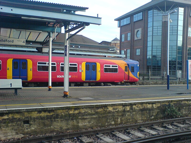 File:Class 455 at Guildford station.JPG