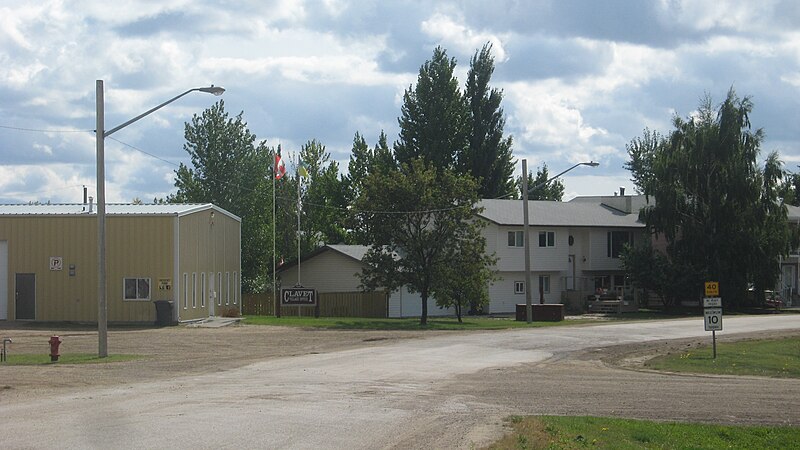 File:Clavet main street.jpg