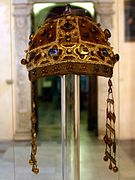 Корона на Констанца от Арагóн в катедралната ризница Палермо