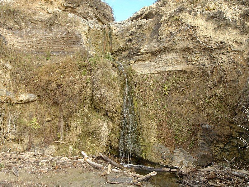 File:Crystalcovewaterfall.jpg