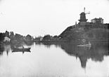 Hammarby sjö med kvarnen Klippan på Henriksdalsberget kring 1895.