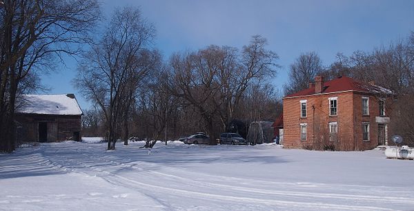 The Hanaford Farmstead in 2016, missing buildings that once stood between the barn and the farmhouse David Hanaford Farmstead.jpg