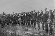 Marszałek Józef Piłsudski odznacza oficerów 30 DP[a]