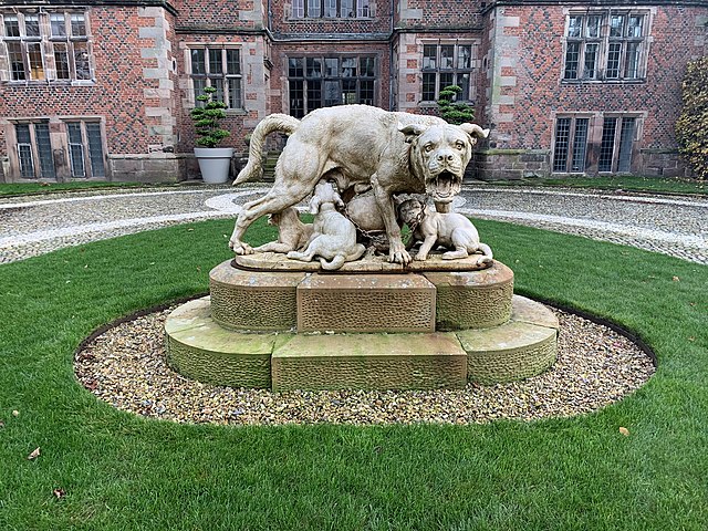 Statue, attributed to Pierre Louis Rouillard, depicting a mastiff and puppies