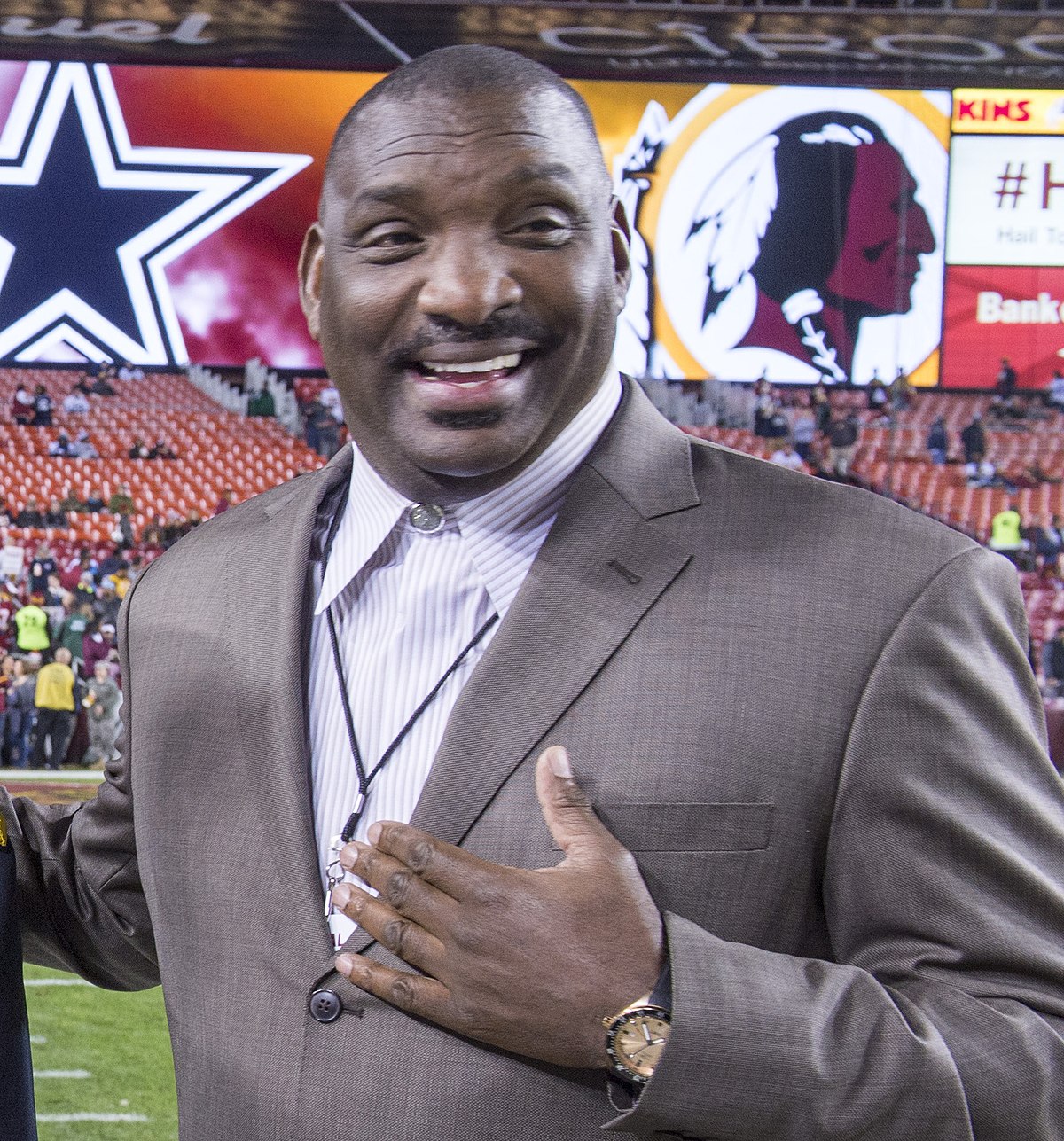 https://upload.wikimedia.org/wikipedia/commons/thumb/a/a2/Doug_williams_2015.jpg/1200px-Doug_williams_2015.jpg