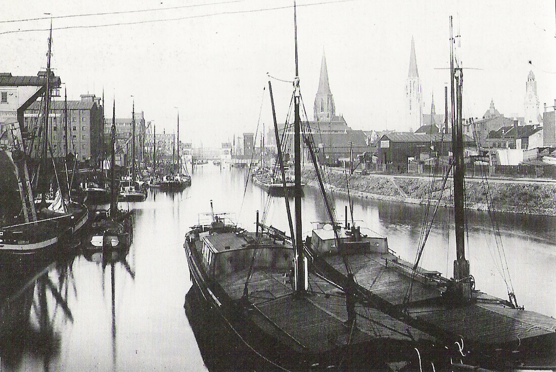 File:Duisburg harbour old.jpg