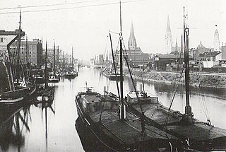 <span class="mw-page-title-main">Duisburg Inner Harbour</span> Former central harbour of Duisburg