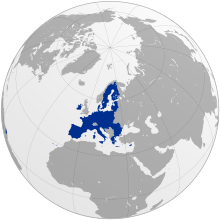 यूरोपीय संघ के साथ ग्लोब प्रक्षेपण हरे रंग में