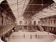 Centrale hal École Monge, Parijs (1890)