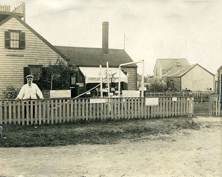 File:Elisha Pope Fearing Gardner, standing in front of Poet's Corner, c. 1900s. (3346817699).jpg