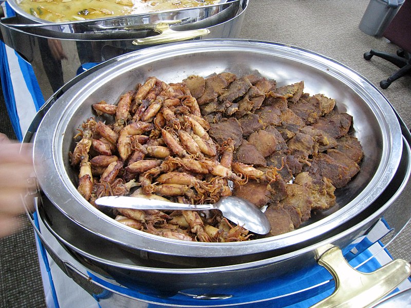 File:Empal Gepuk Daging and Cumi Asin.jpg