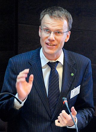 <span class="mw-page-title-main">Erik Lahnstein</span> Norwegian politician