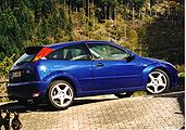 Ford Focus RS, Baujahr 2003, in der Einheitsfarbe racing blue