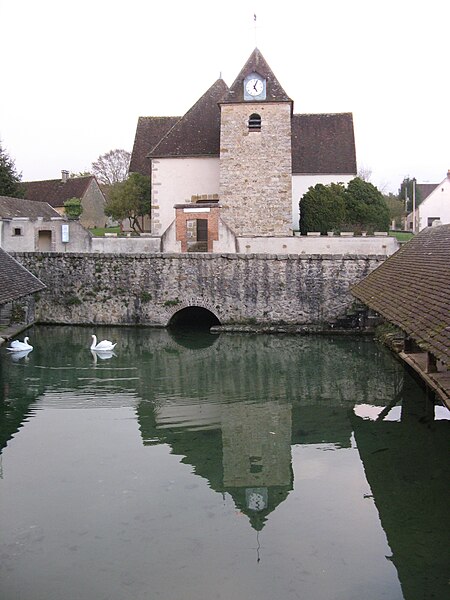 File:Fontaine-la-Gaillarde - église.jpg