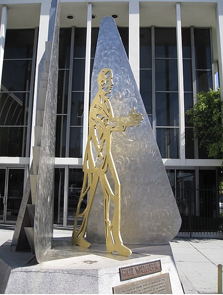 File:Franco Assetto, Raoul Wallenberg "Angel of Rescue", 1987, Los Angeles.jpg