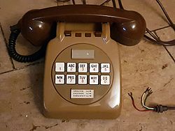 GPO 726 Phone.jpg