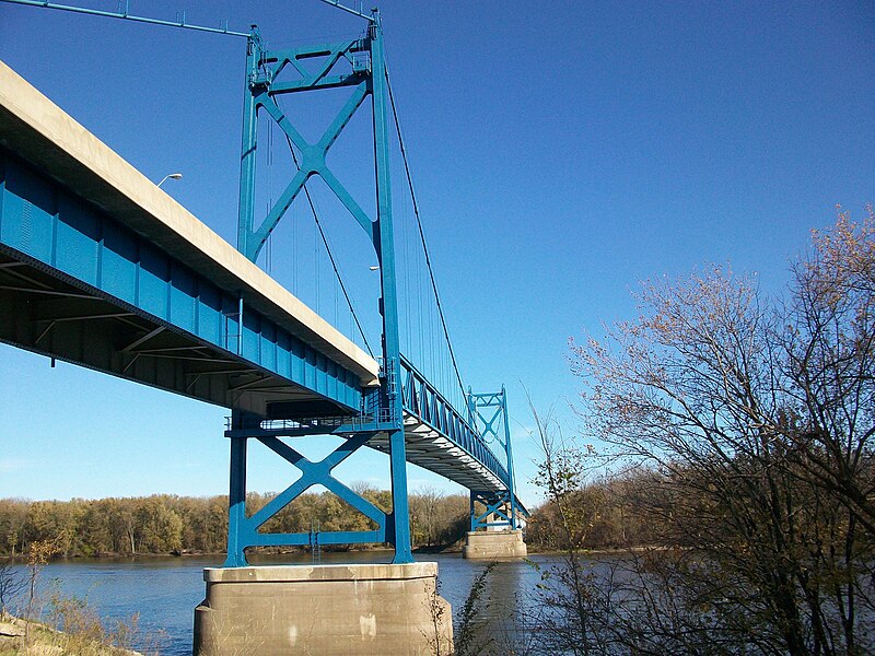 File:Gateway Bridge Illinois-Iowa 2.jpg