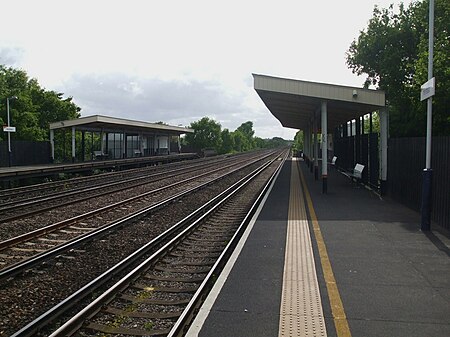 Hersham station look west3