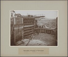 Renovation of Nieuwesluis Lock in 1910 Herstelling schutsluis te Nieuwesluis, Bestanddeelnr 709.jpg