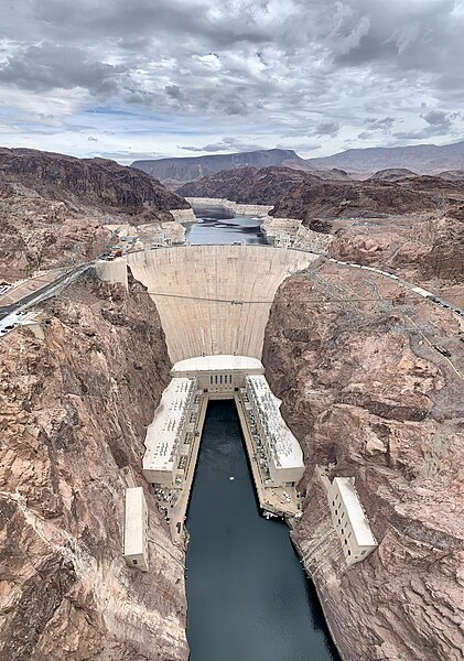 File:Hoover Dam and the Colorado River.jpg