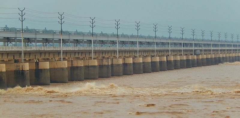 File:Indrapuri dam front.jpg