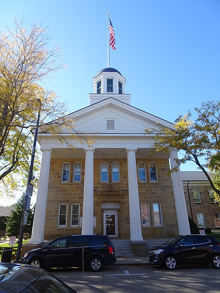 Iowa County Courthouse - panoramio - Corey Coyle (5).jpg