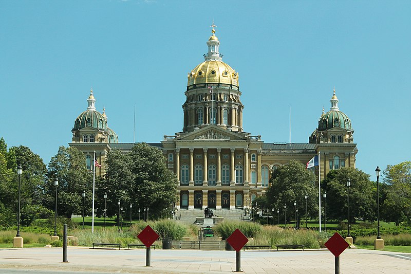 File:Iowa State Capitol Des Moines (33462248982).jpg