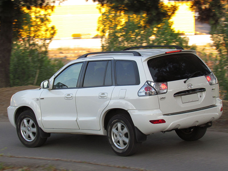 File:JAC Rein 2.0L 2010 (11792212524).jpg