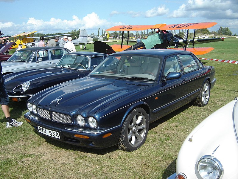 File:Jaguar XJR (3956584115).jpg