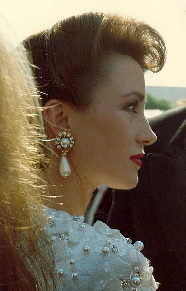 File:Jane Seymour 1988.jpg