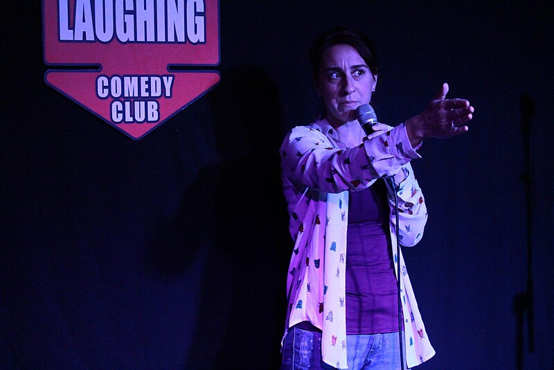 File:Jess Pratt performing at her student graduation show at The Dubai Laughing Comedy Club.jpg