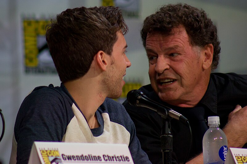 File:Jordan Gavaris & John Noble (14821036908).jpg