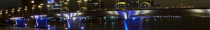 Jyväskylä banner Bridge at night.jpg